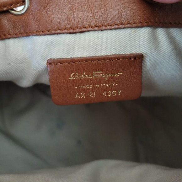 Salvatore Ferragamo Vintage Brown Leather Bag . - Picture 10 of 16